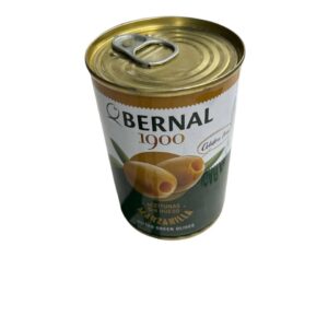 Це консервовані зелені оливки без кісточок Bernal 1900 Manzanilla.